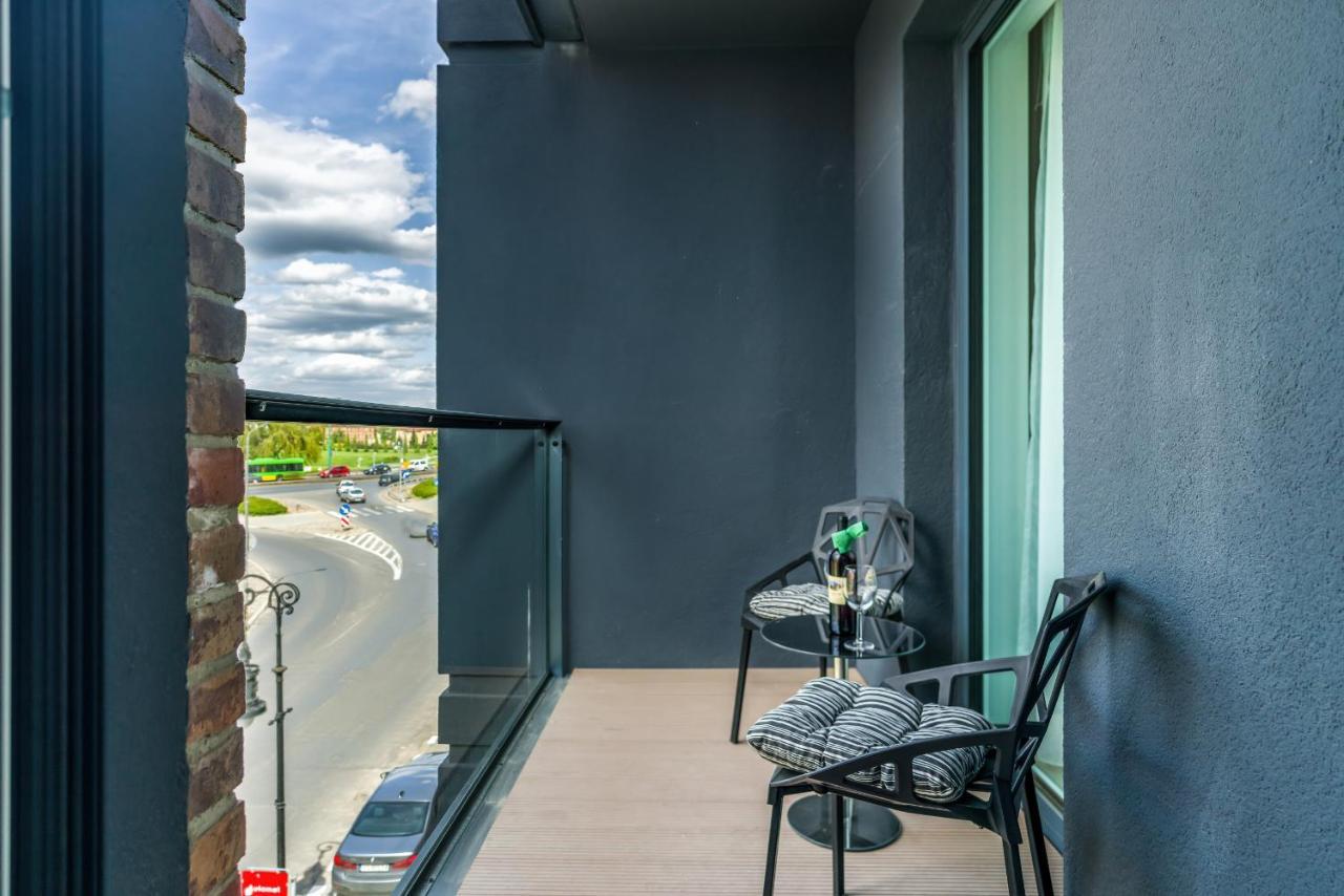 Apartments Poznan Chwaliszewo Residence With Free Garage By Noclegi Renters Exterior foto