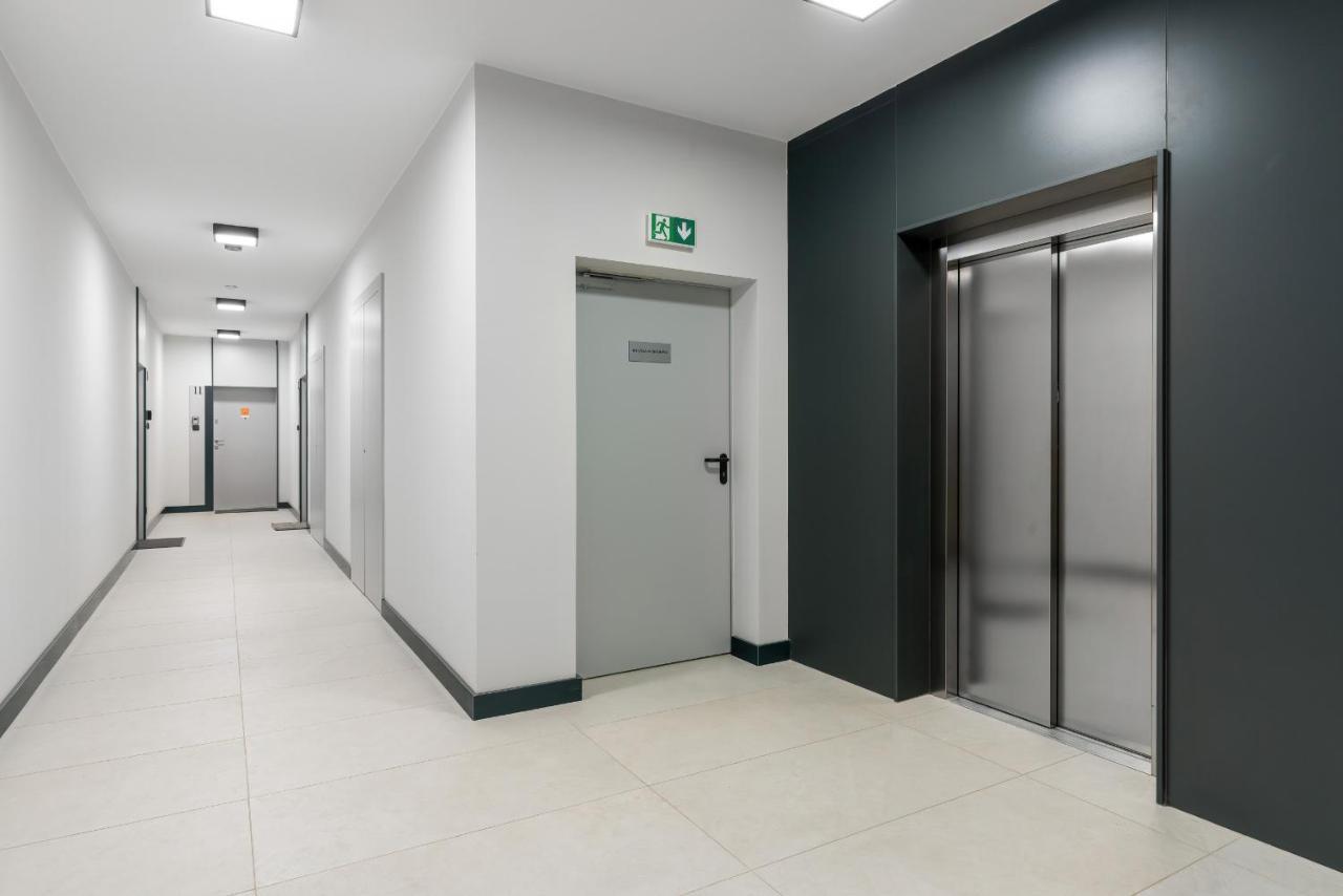 Apartments Poznan Chwaliszewo Residence With Free Garage By Noclegi Renters Exterior foto