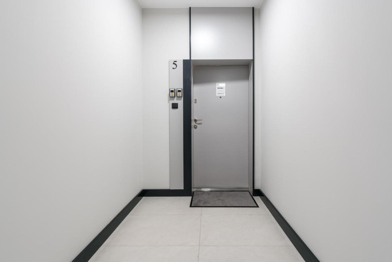 Apartments Poznan Chwaliszewo Residence With Free Garage By Noclegi Renters Exterior foto