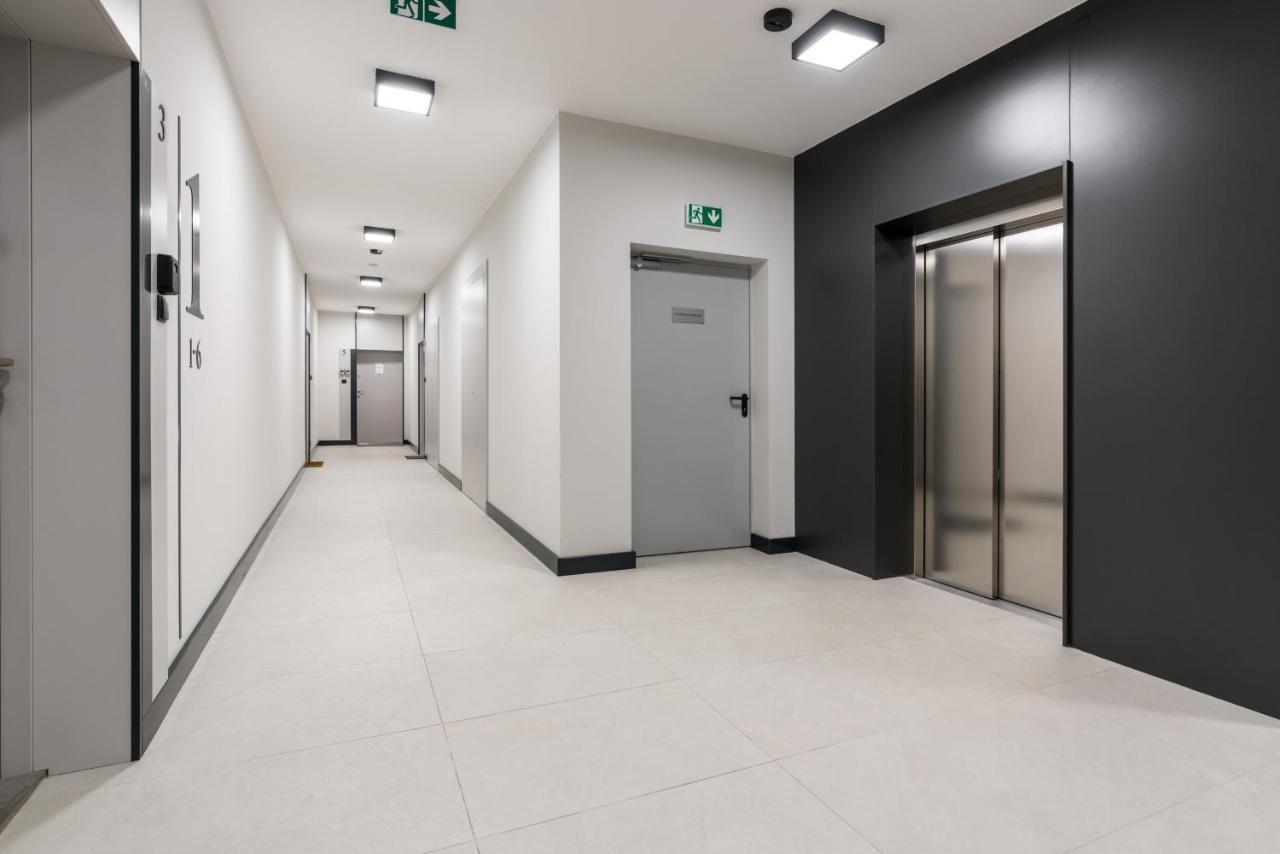 Apartments Poznan Chwaliszewo Residence With Free Garage By Noclegi Renters Exterior foto